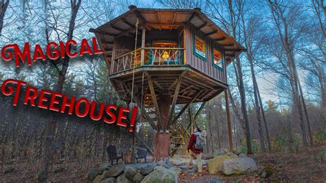 Discover the hidden treasures of the tree house under the midnight moonlight
